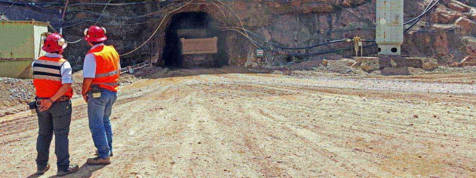 Declaración jurada de producción minera 2021/1 Mineros frente a una cantera