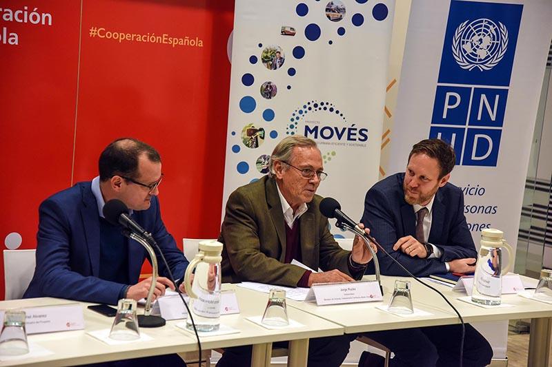 Convenio MIEM-MOVÉS y Operadores de Transporte Público de Montevideo Convenio MIEM-MOVÉS y Operadores de Transporte Público de Montevideo