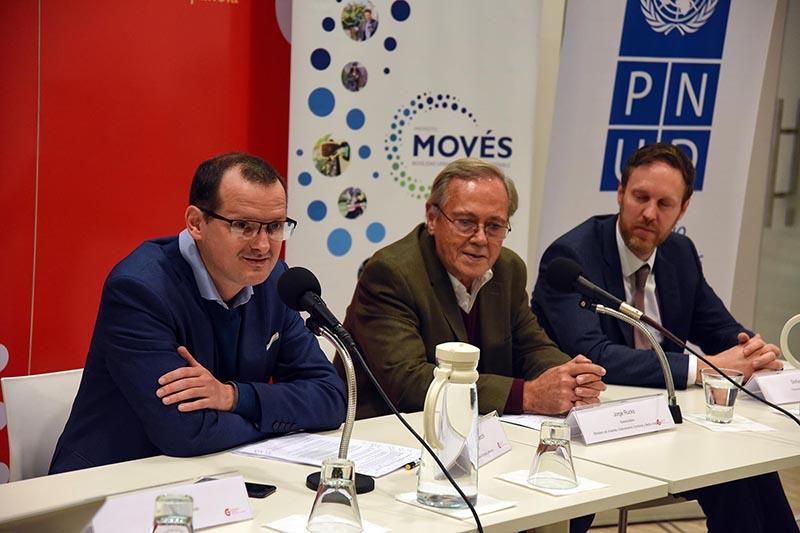 Convenio MIEM-MOVÉS y Operadores de Transporte Público de Montevideo Convenio MIEM-MOVÉS y Operadores de Transporte Público de Montevideo