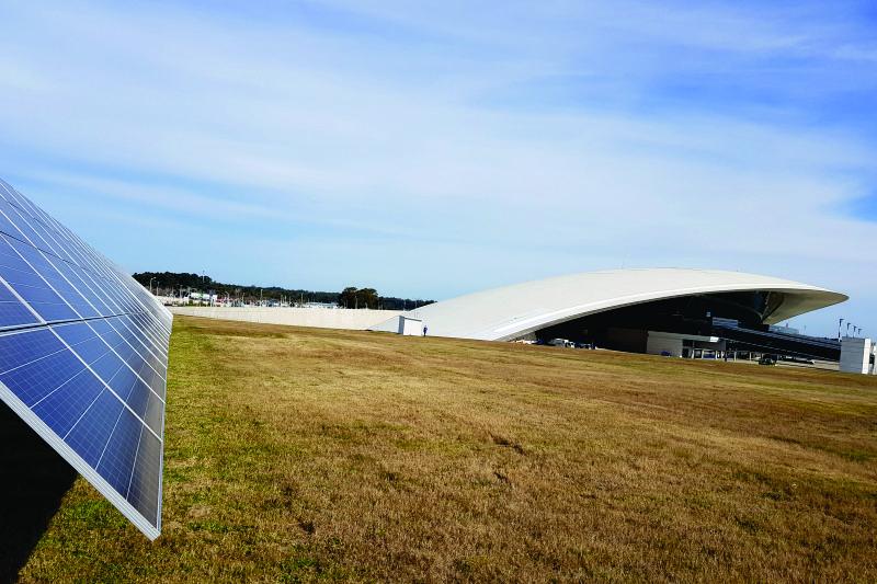 Planta solar en el Aeropuerto Internacional de Carrasco Planta solar en el Aeropuerto Internacional de Carrasco