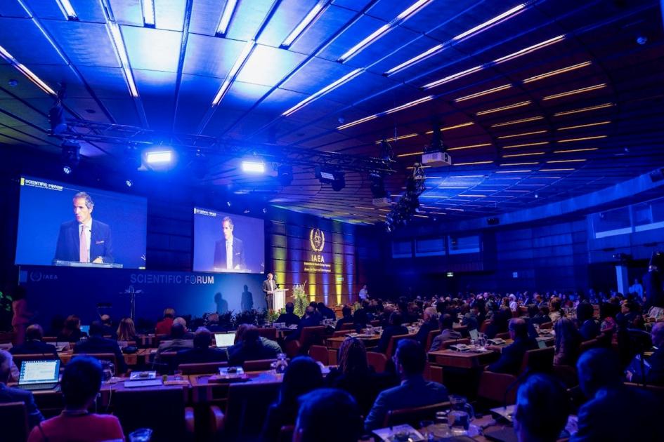 Conferencia General 2024 Sala de eventos