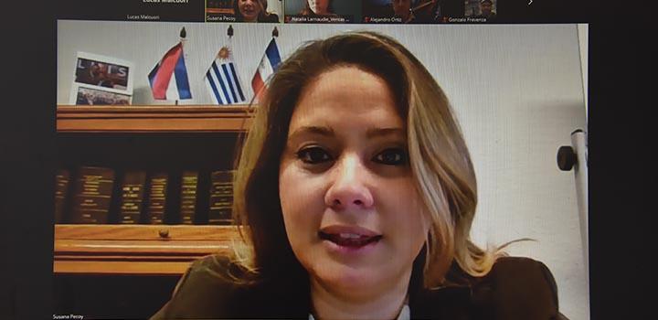 Directora Susana Pecoy durante la información del fondo Directora Susana Pecoy durante la información del fondo