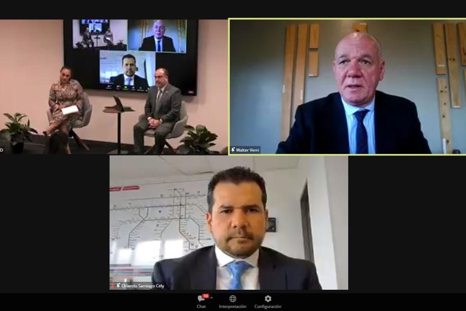 En el evento intercambiaron autoridades de la región, entre ellaas el subsecretario Walter Verri Imagen de Zoom: en una pantalla, Verri; en otra, otro hombre; en la tercera, dialogan mujer y hombre