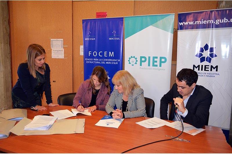 Firma de convenio con Zurgen Firma de convenio con Zurgen