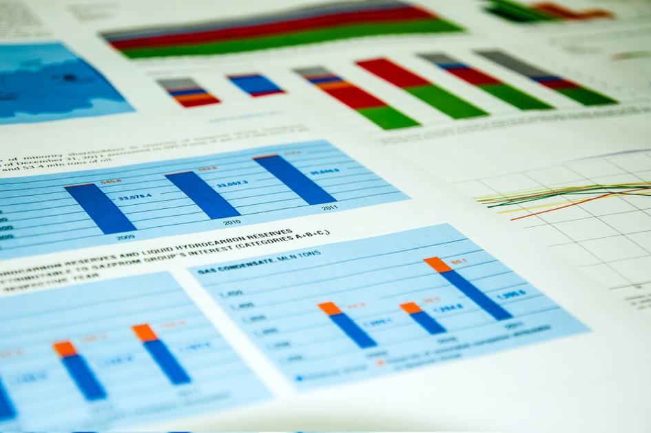 Se muestran estudios de prospectiva que contemplan al sector energético nacional se muestran varias gráficas de barras