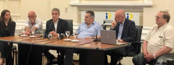 Hacia un Centro de Competitividad Empresarial en Paso de los Toros-Centenario y Durazno Hacia un Centro de Competitividad Empresarial en Paso de los Toros-Centenario y Durazno