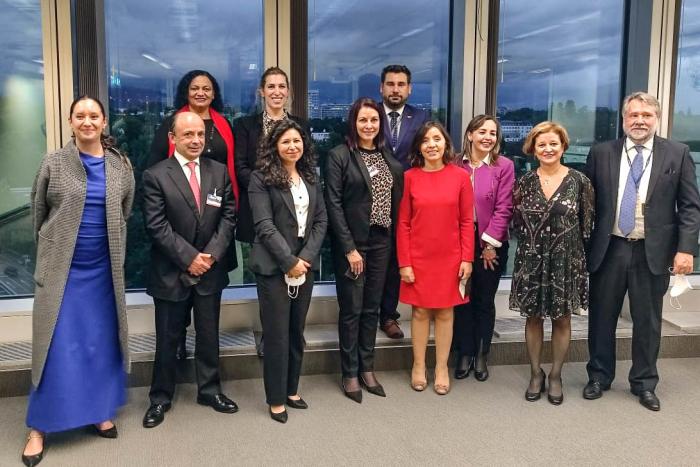Directora Estrada y resto de integrantes de la red Directora Estrada y resto de integrantes de la red