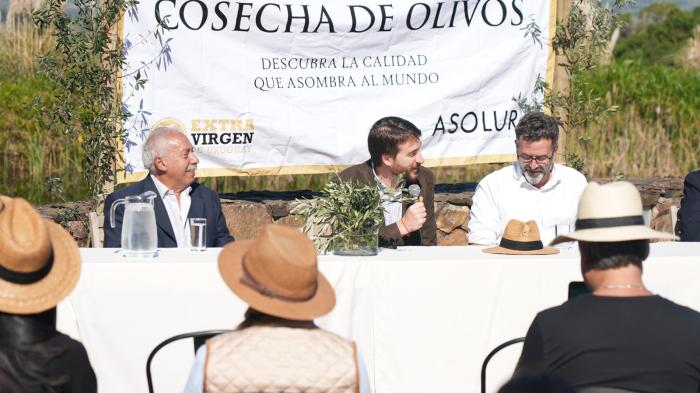 Luis Inzaurralde, Adrián Míguez y Matías Carámbula Mesa donde están Luis Inzaurralde, Adrián Míguez por el MIEM y Matías Carámbula por el MGAP
