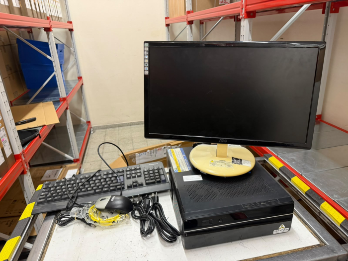 Monitor, equipo, teclado y mouse