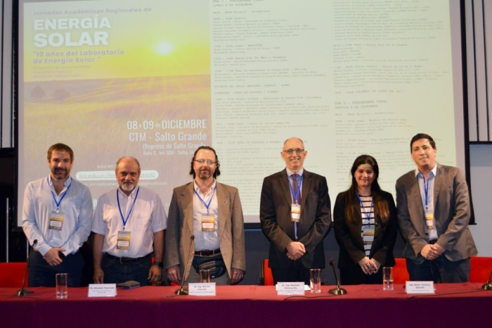 Autoridad en mesa de apertura 10º aniversario del LES