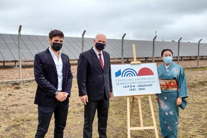 Visita a planta ASAHI de paneles fotovoltáicos.