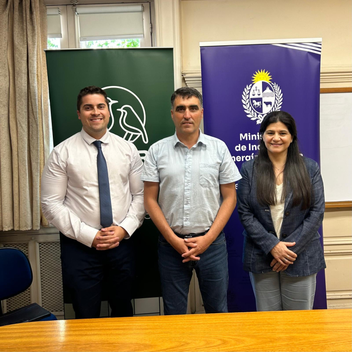 de la Peña director de Mevir, Lima Pdte. de Mevir y Arianna Spinelli directora nacional de Energía