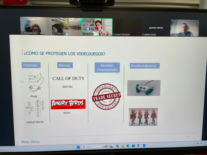 ¿Cómo se protegen los videojuegos? imagen de reunion zoom con una presentacion