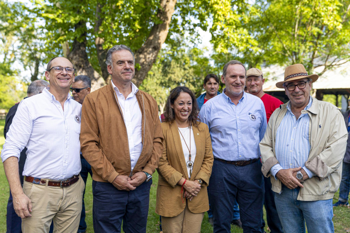 Autoridades en un espacio exterior