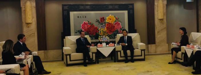 Reunión con alcalde de Chongqing Reunión con alcalde de Chongqing