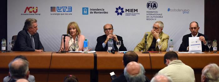 Autoridades durante la conferencia de prensa 