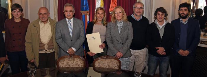 MIEM y MDN firmaron convenio para instalación de red de acelerómetros triaxiales y trabajos de investigación conjuntos MIEM y MDN firmaron convenio para instalación de red de acelerómetros triaxiales y trabajos de investigación conjuntos