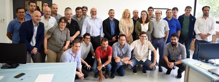 Cosse junto a docentes en el Caime