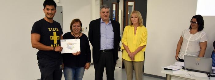 Ministra Cosse entrega certificados a trabajadores en el Caime Ministra Cosse entrega certificados a trabajadores en el Caime