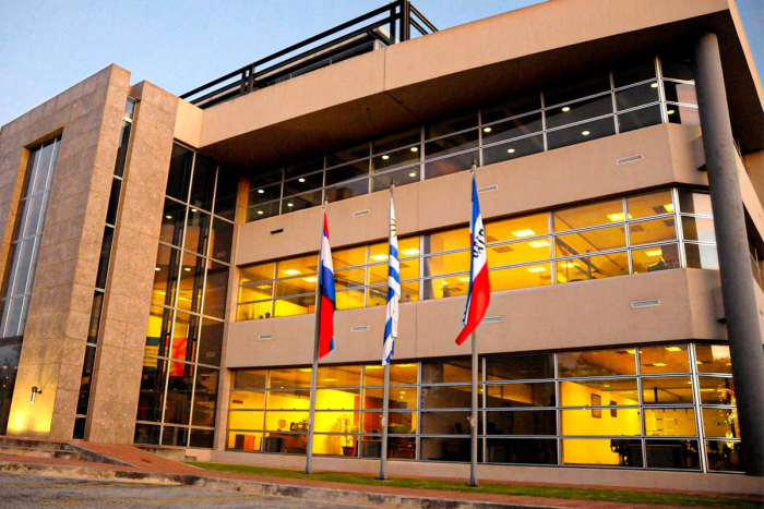 Fachada de la CIU. Al frente se encuentran los pabellones nacionales. Imagen tomada del sitio de CIU