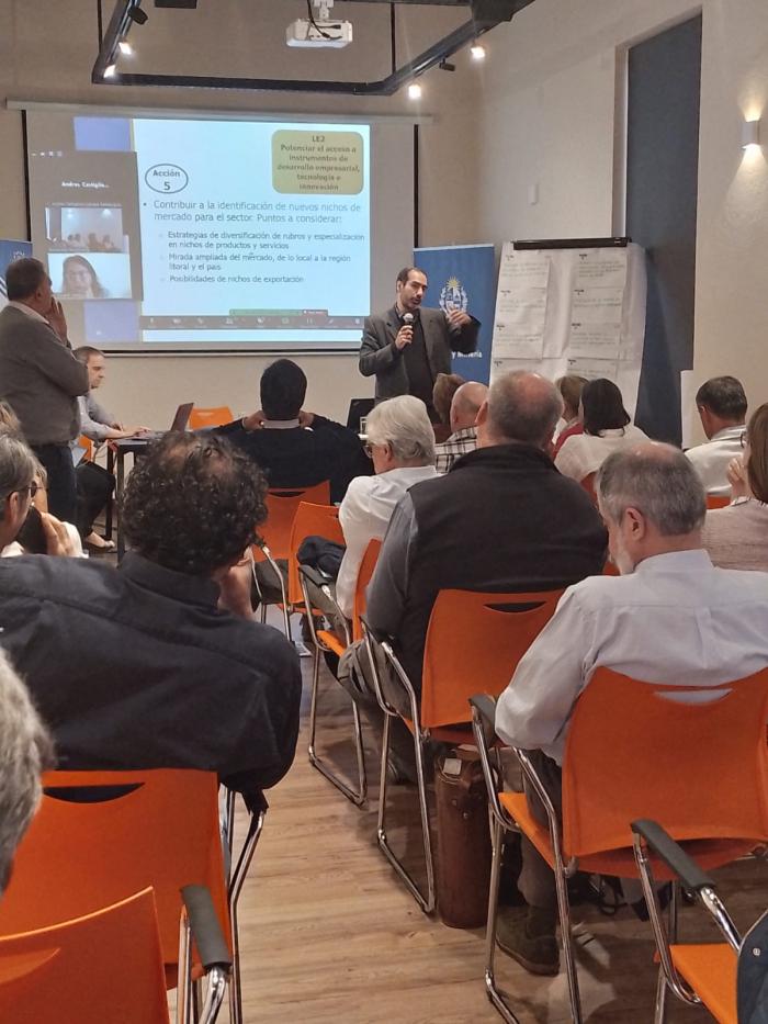 El taller se realizó en Young en formato híbrido Grupo de participantes presenciales