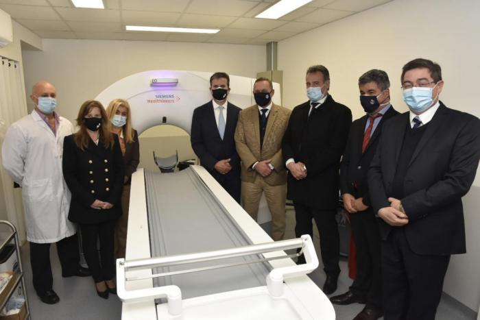 Autoridades en inauguración de tomógrafo en el Hospital de Maldonado
