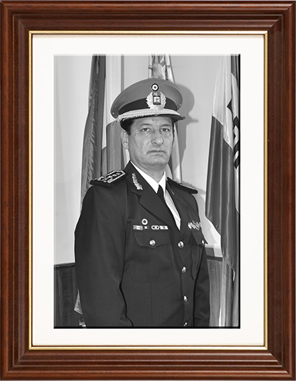 FOTO DEL COMISARIO GENERAL RETIRADO DOCTOR MAGISTER LICENCIADO ALBERTO GONZALEZ
