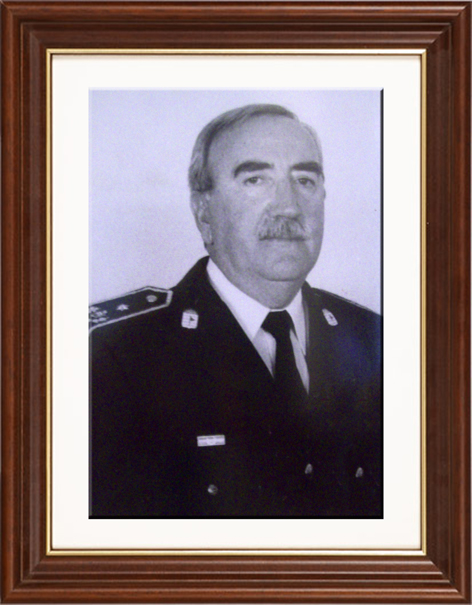 FOTO DEL INSPECTOR PRINCIPAL RETIRADO CARLOS ECHEVARRIA