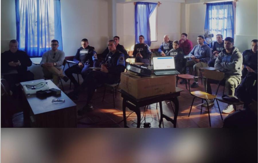 La Dirección Nacional de Policía Caminera brindó charla a la Dirección Nacional de Seguridad Rural