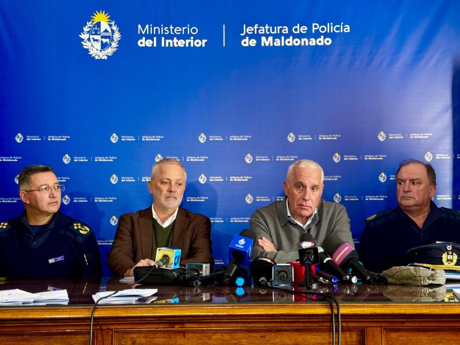 Ministro Carlos Negro recorre Maldonado 