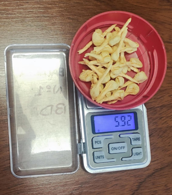 varios envoltorios de pasta base incautados en Ciudad del Plata varios envoltorios de pasta base incautados en Ciudad del Plata