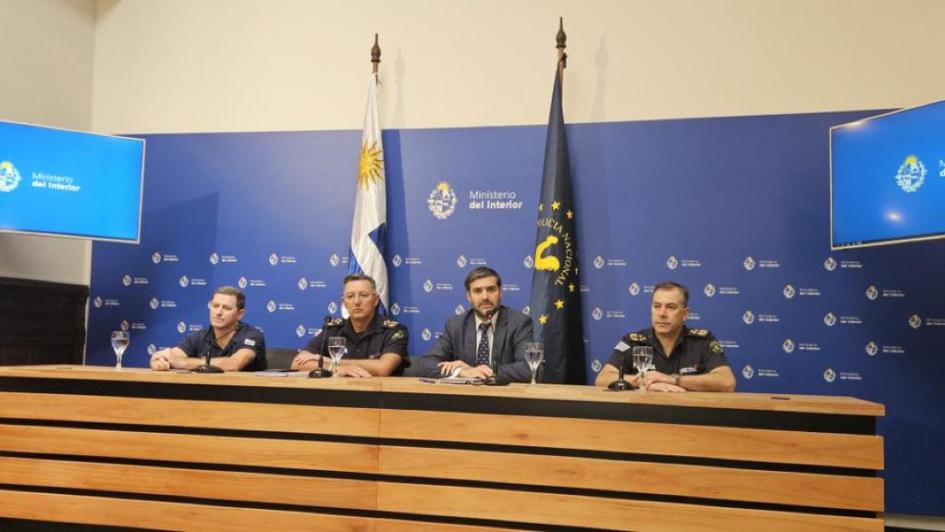 autoridades durante la conferencia de prensa