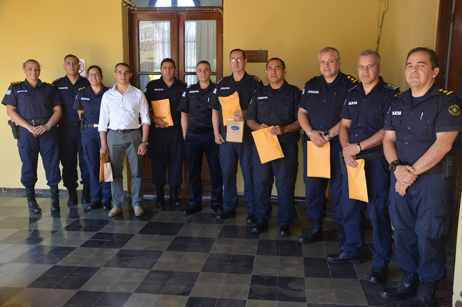 Jefe de Policia con Comando y Oficiales Jefes