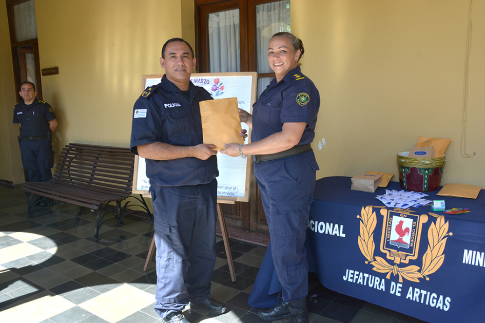 Coordinador Ejecutivo Comisario Mayor Jose Ramirez y Comisario Lady Fuques