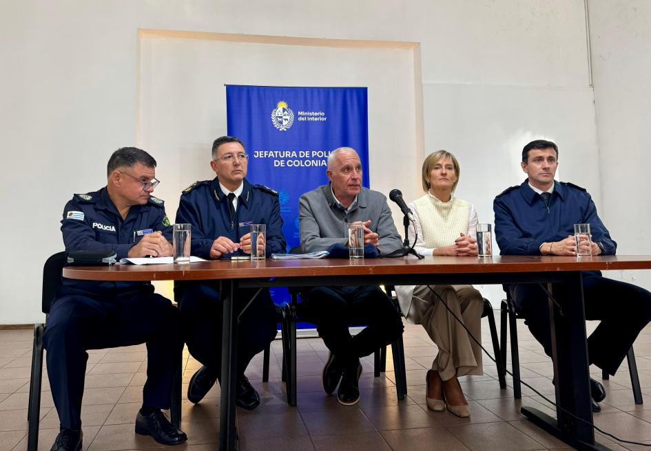 Ministro del Interior y autoridades policiales visitan Colonia