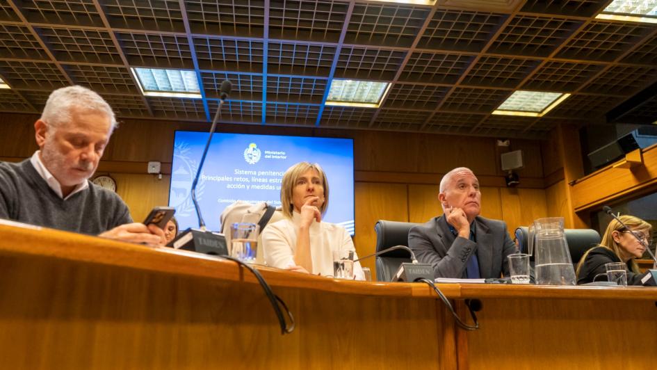 Ministro del Interior planteó acuerdos políticos amplios por crisis estructural del sistema carcelar Ministro del Interior planteó acuerdos políticos amplios por crisis estructural del sistema carcelar