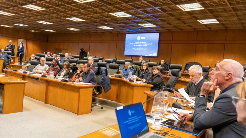Ministro del Interior planteó acuerdos políticos amplios por crisis estructural del sistema carcelar Ministro del Interior planteó acuerdos políticos amplios por crisis estructural del sistema carcelar