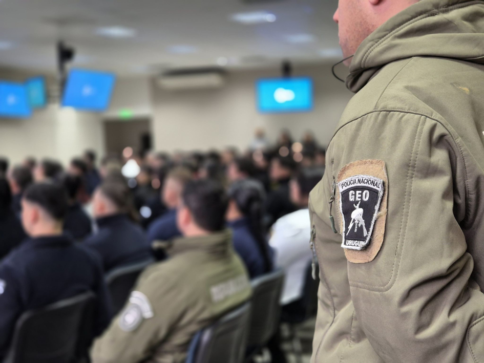 Reconocimiento a policías por el esclarecimiento del homicidio del sargento Eduardo Rodríguez Vega Reconocimiento a policías por el esclarecimiento del homicidio del sargento Eduardo Rodríguez Vega