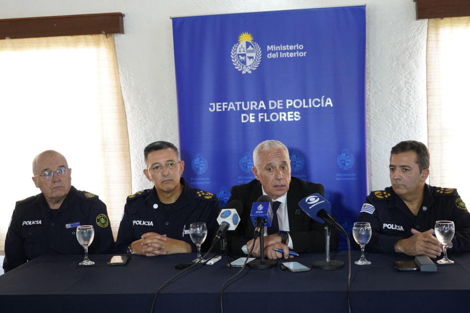 Ministro del Interior se reunió con autoridades de Flores y Durazno por temas de seguridad