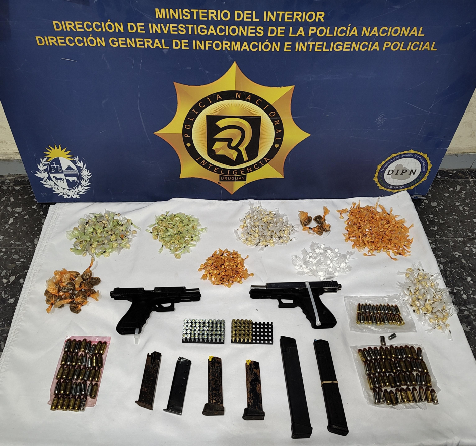 Investigación de la DGIIP logra la detención de cinco personas e incautación de armas y estupefacien Investigación de la DGIIP logra la detención de cinco personas e incautación de armas y estupefacien