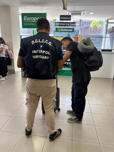Detención de ciudadano brasilero en el aeropuerto de Carrasco