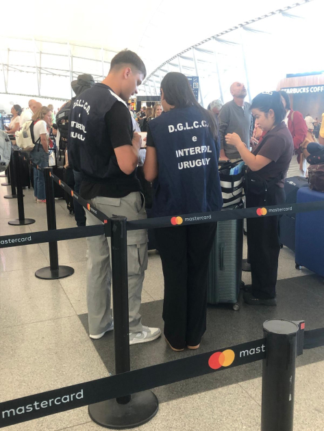 Detención de ciudadano brasilero en el aeropuerto de Carrasco