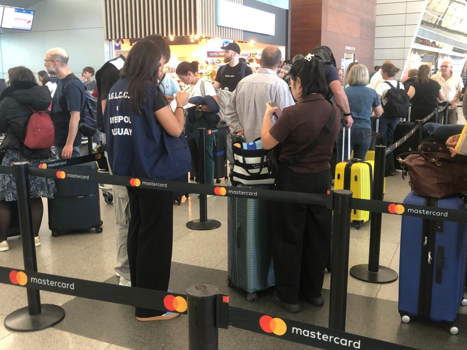 Detención de ciudadano brasilero en el aeropuerto de Carrasco