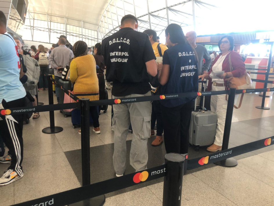 Detención de ciudadano brasilero en el aeropuerto de Carrasco
