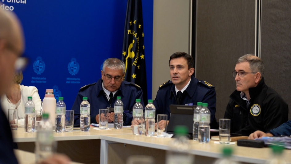 El Ministro Carlos Negro encabezó Comando ampliado en la Jefatura de Policía de Montevideo El Ministro Carlos Negro encabezó Comando ampliado en la Jefatura de Policía de Montevideo
