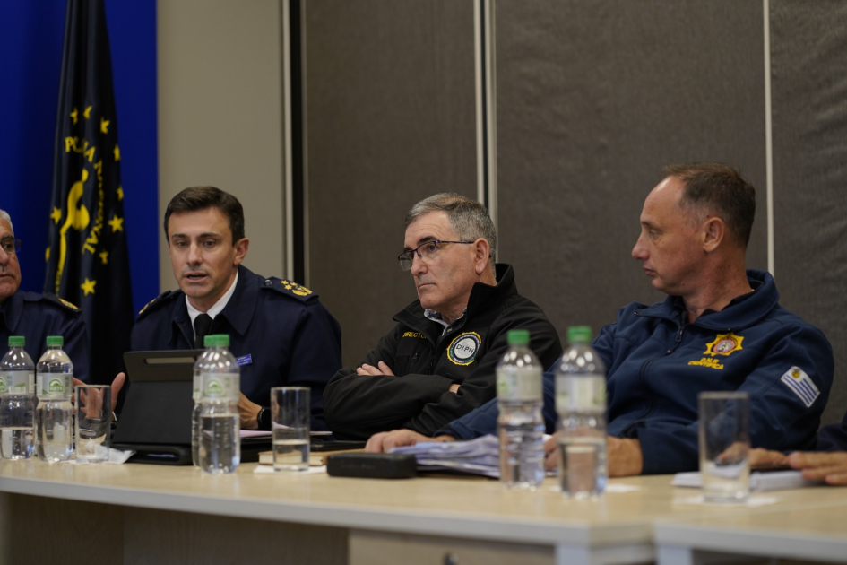 El Ministro Carlos Negro encabezó Comando ampliado en la Jefatura de Policía de Montevideo El Ministro Carlos Negro encabezó Comando ampliado en la Jefatura de Policía de Montevideo