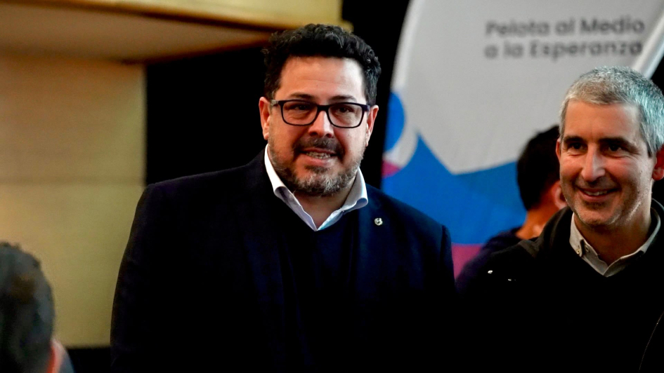Secretario de la Presidencia, Alejandro Sánchez Ambas autoridades en el auditorio Adela Reta