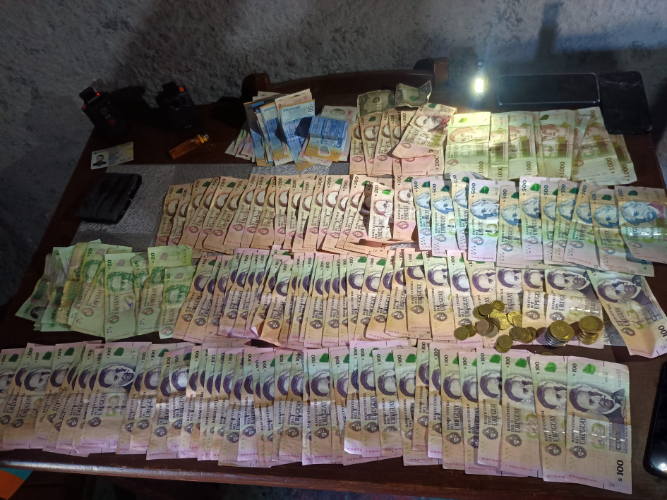 Objetos incautados en el allanamiento Objetos incautados en el allanamiento