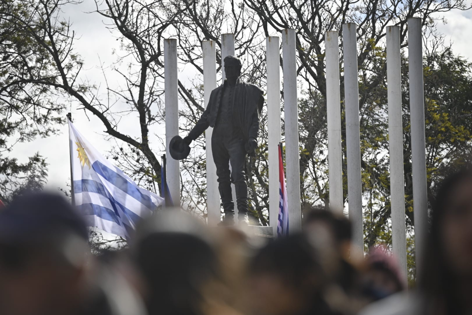 Acto de aniversario de José Gervasio Artigas Monumento a José Gervasio Artigas