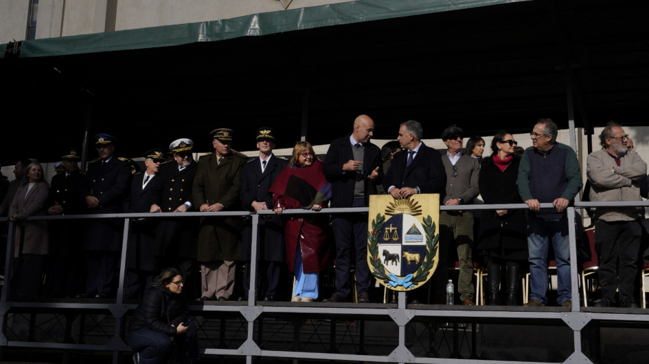 Presidente de la República, Ministro del Interior e Intendente de Canelones con otras autoridades Autoridades en el Palco